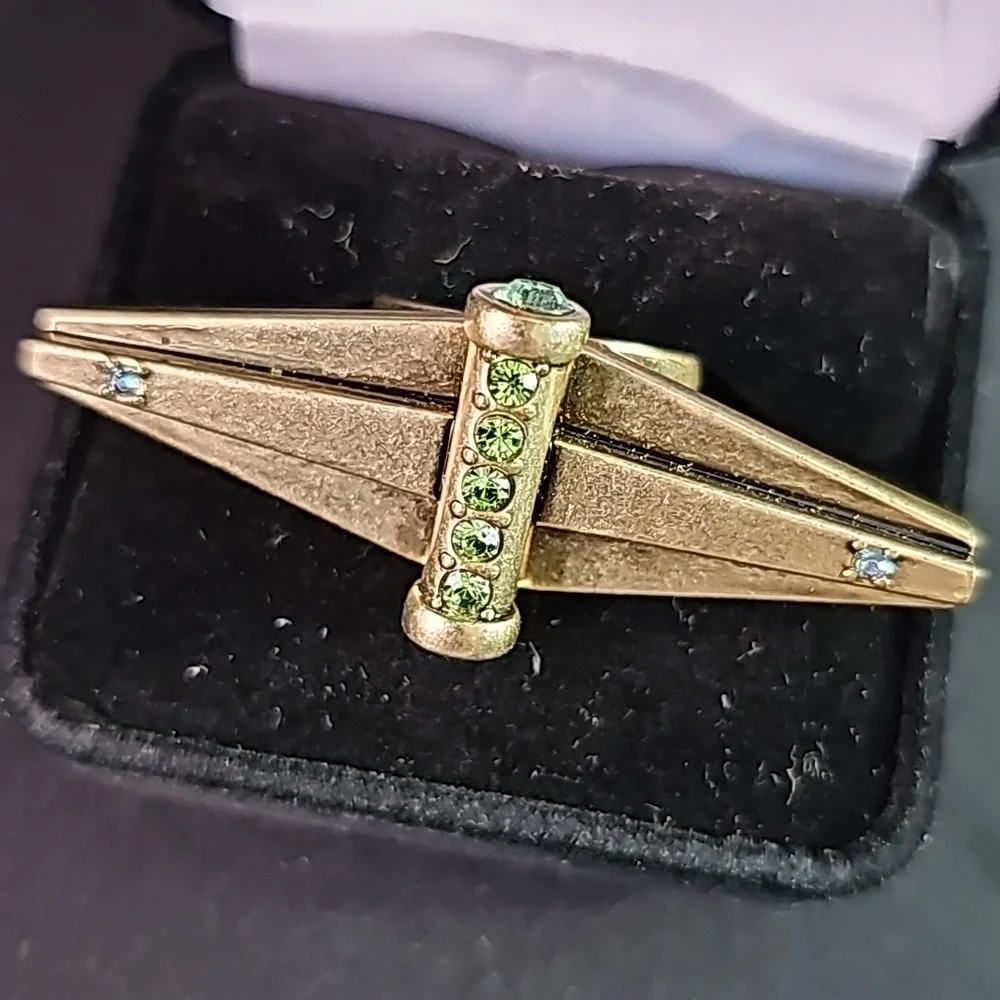 Ring - Picture 2 of 9